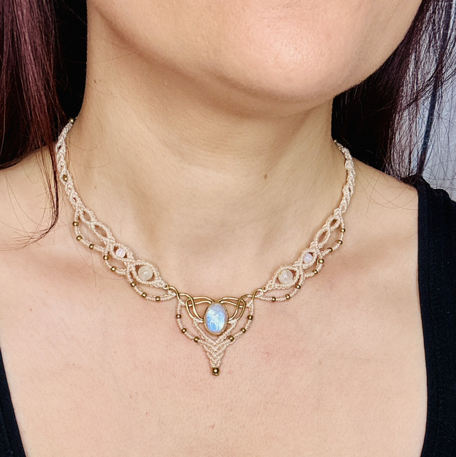 Luna - Collier micro-macramé et pierre de lune / Collection Céleste