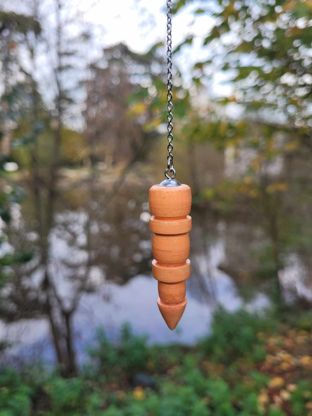 Pendule 6 en bois de cerisier