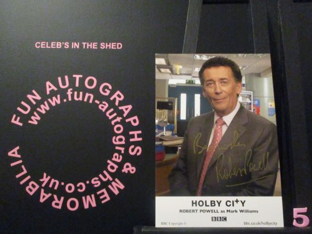 Robert Powell (Mark Williams) Authentic Autographed Holby City 6x4 Cast Card (5)