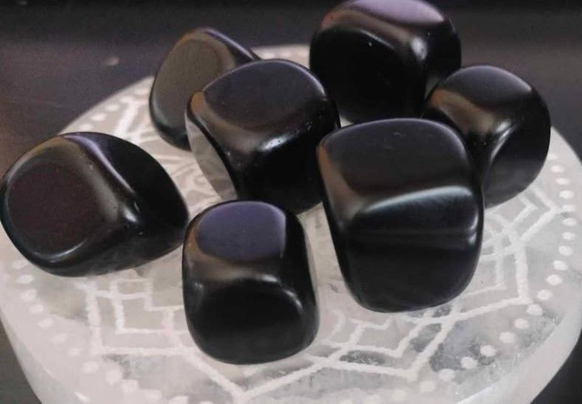 Musta Obsidiaani rumpuhiottu