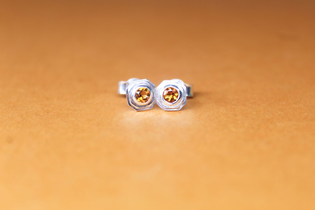 Boucles d'oreille puces Sonia | Citrine de Madère
