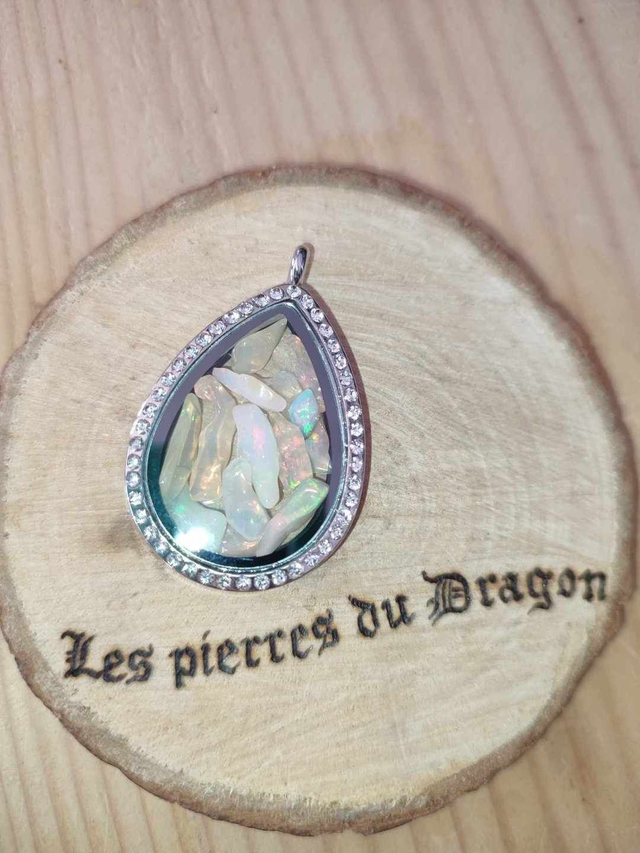 pendentif goutte opale d&#039;Ethiopie naturelle