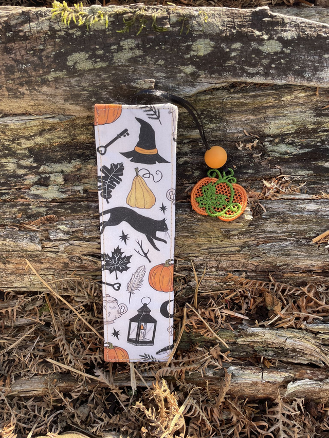 Marque-page citrouilles et chats noirs