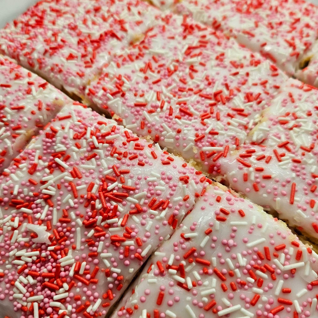 Vanilla Sprinkle Sponge Slice 