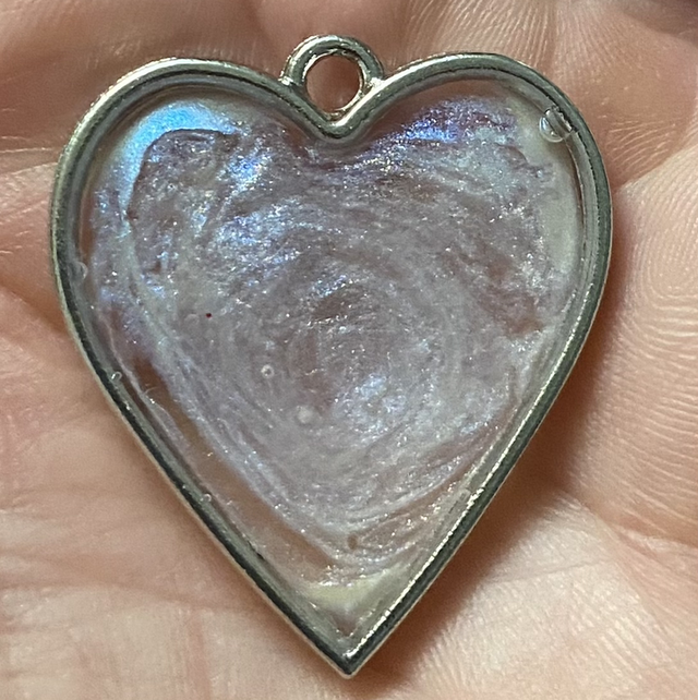 Resin shimmer heart necklace