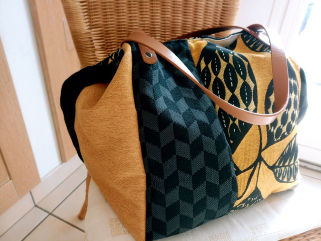 Grand sac cabas cube fait main harmonie moutarde et noire multi matières