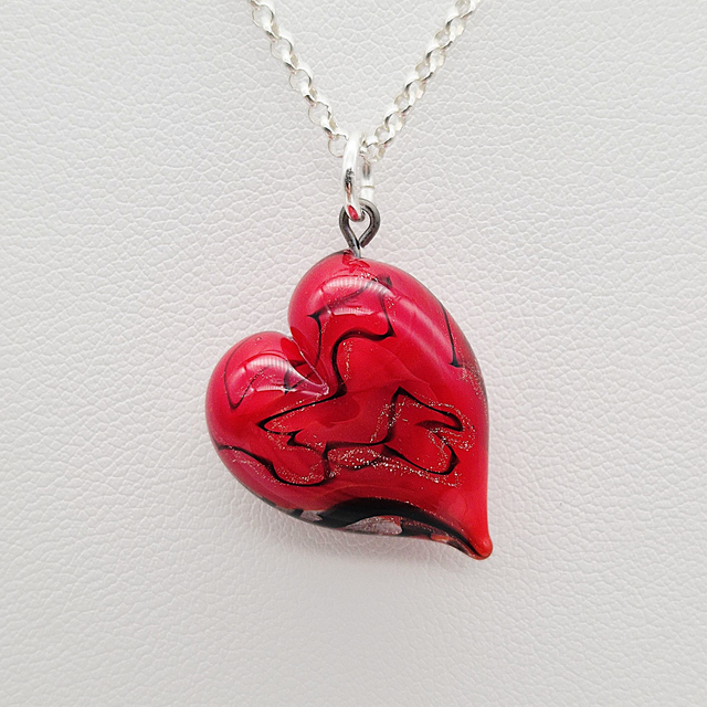 Pendentif Cœur rouge avec fil noir et aventurine dorée 4
