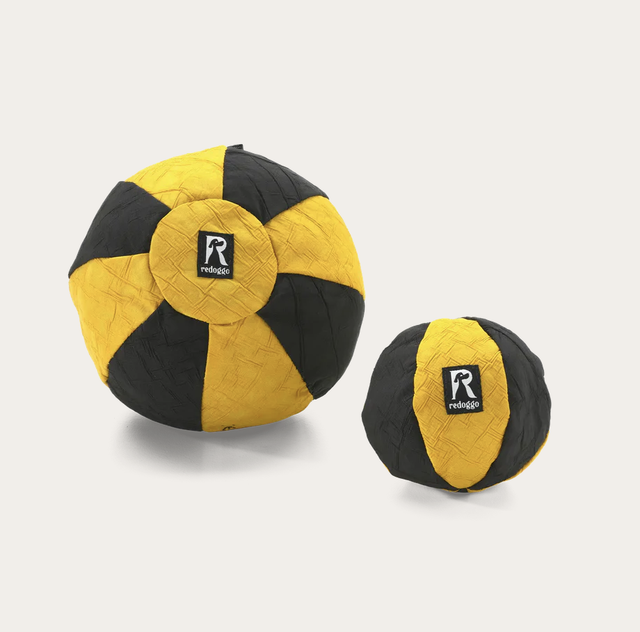 Redoggo Ball - Reißfester Stoff, geupcycelt & nachhaltig!