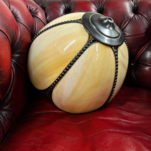 A Tiffany Style Tulip Design Plexiglass Pendant Shade