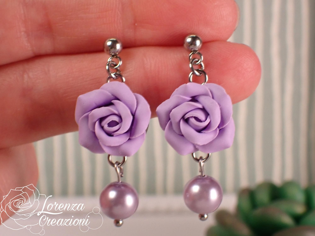 Orecchini pendenti rose viola lilla con perla