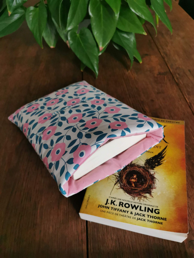 🌸 Pochette à livre - Bisous bulles