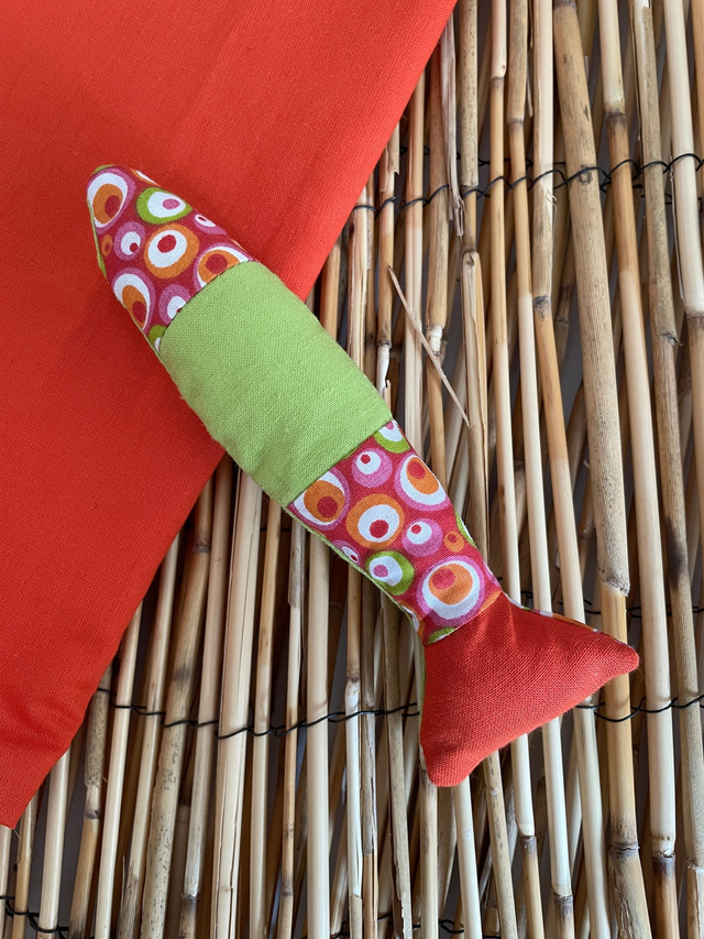 Poisson-jouet pour chats