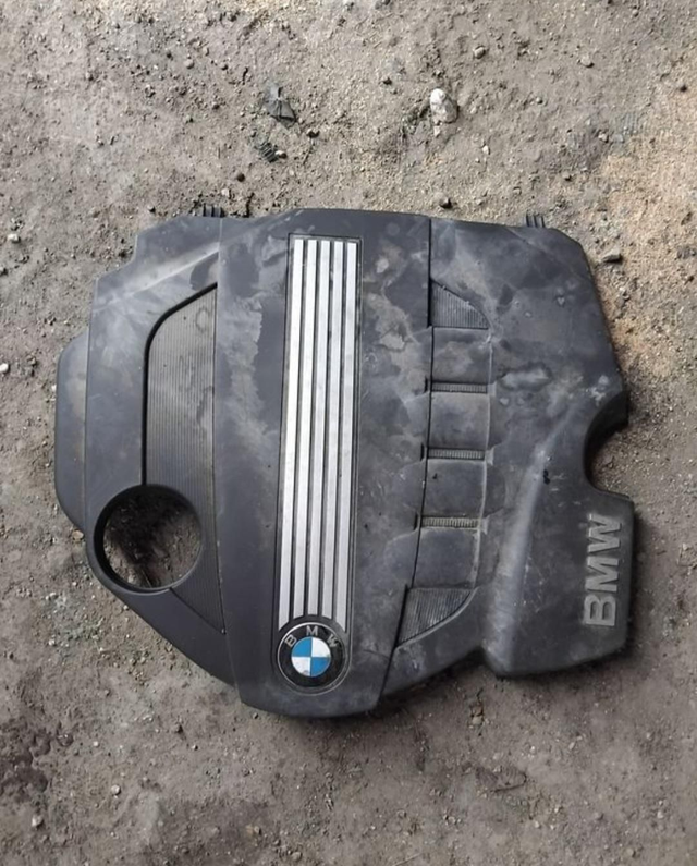 Cache moteur bmw N47 