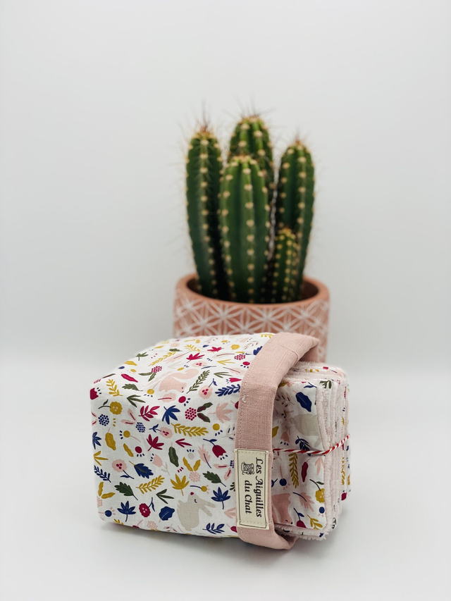 Panière et ses 10 cotons démaquillant