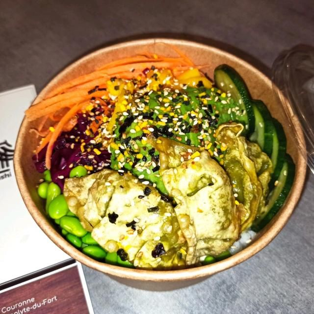 Poke bowl gyoza légumes 