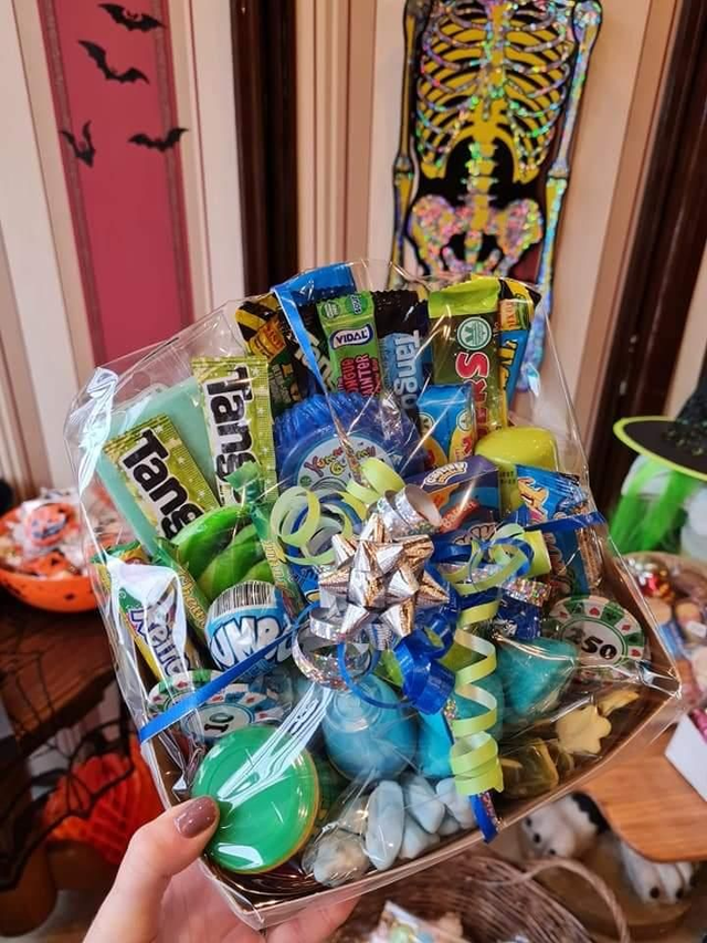 Green &amp; Blue hamper 