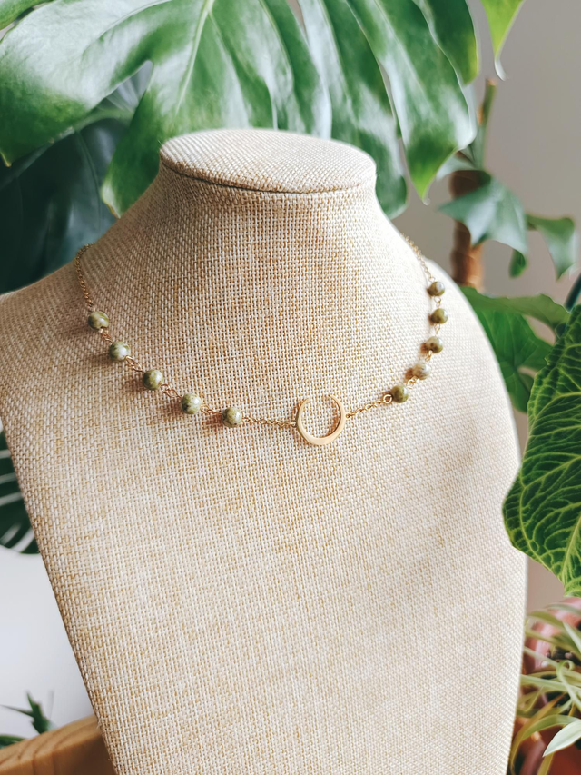 COLLIER - LUNA (épidote)