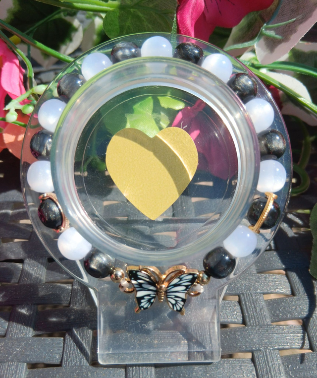 Bracelet papillon, perles effet œil de chat