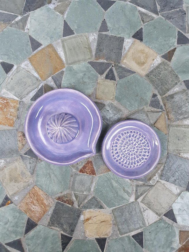 Juicer and garlic grater set