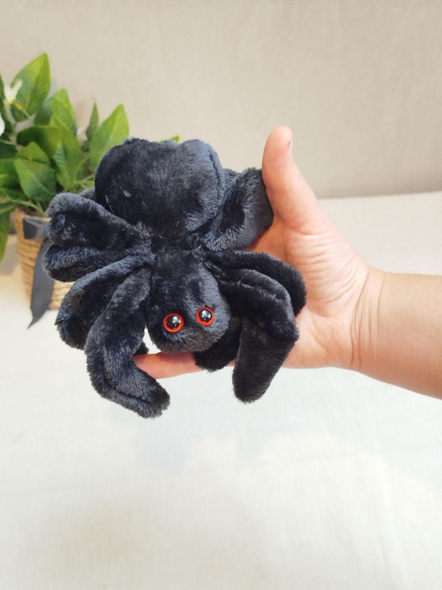 Décoration textile tarentule kawaii 16 cm, Déco Halloween originale