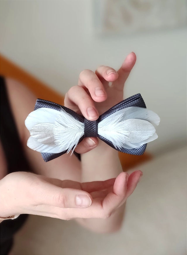 Noeud papillon Tissu et Plumes naturelles d'autruche et oie