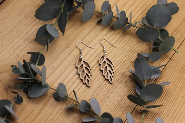 Boucles d&#039;Oreilles en Bois Massif - Frêne ou Noyer - Grappe