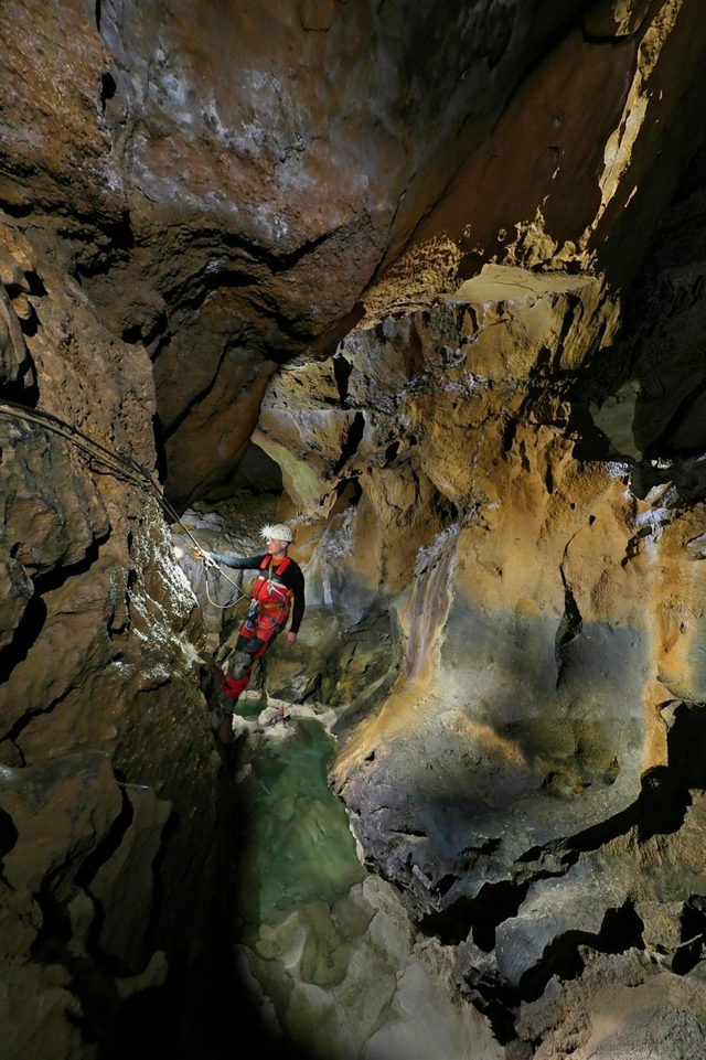 Los Gours, Cueva Coventosa, Cantabria, Spain, by Sam Davis Photographer (2)