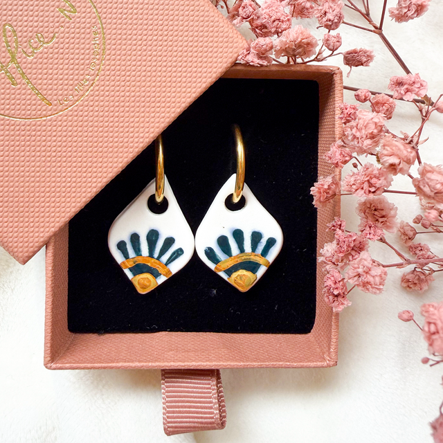Boucles d’oreilles porcelaine et or