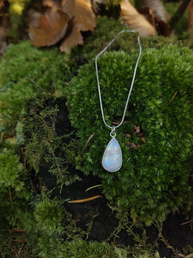 Pendentif Goutte en Argent et Pierre de Lune