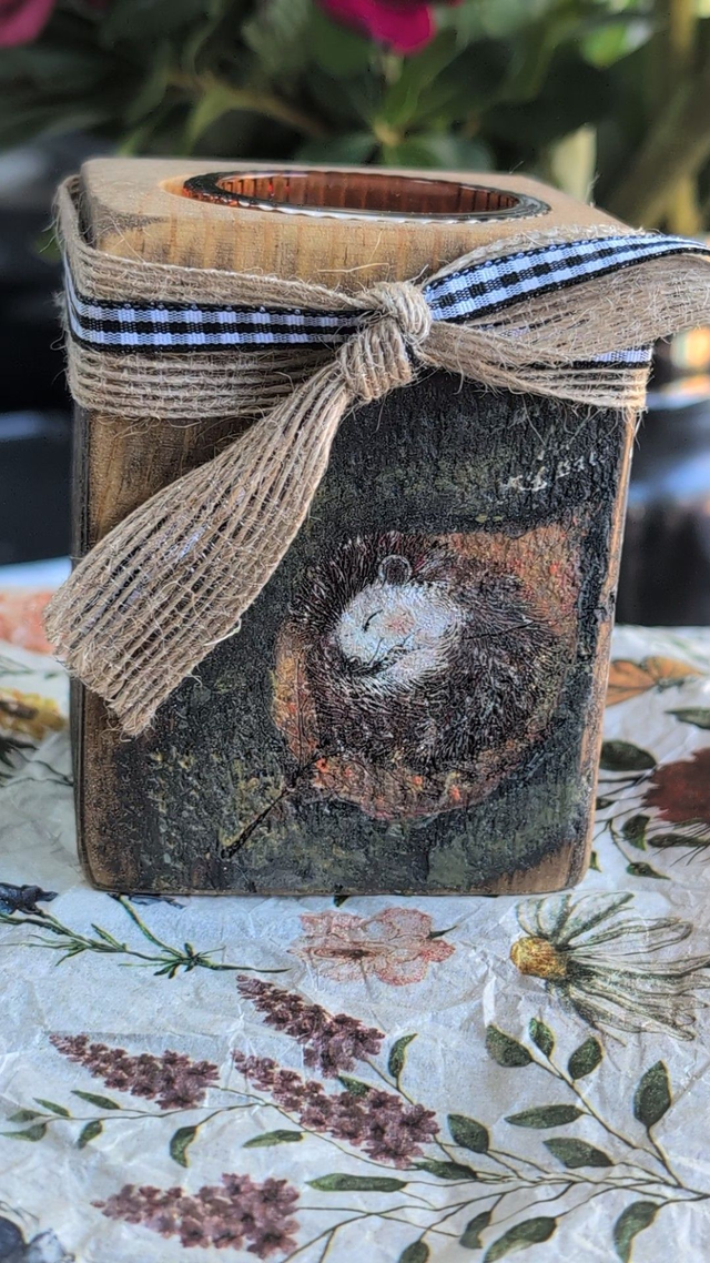 Hedgehog sleeping on leaf - with Glass Tealight Holder