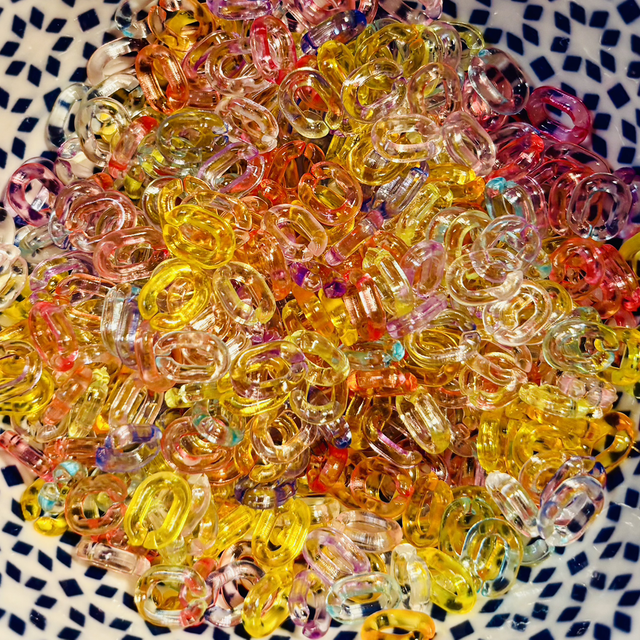 Bag of Small acrylic mix colour links 