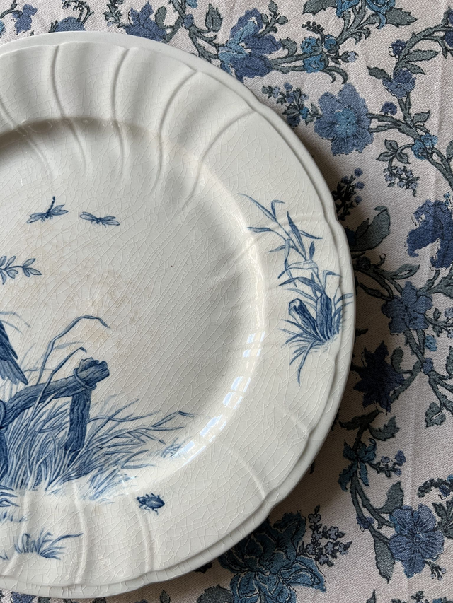 OISEAUX 3 - Assiette plate aux Oiseaux par la manufacture française de Gien - Terre de Fer