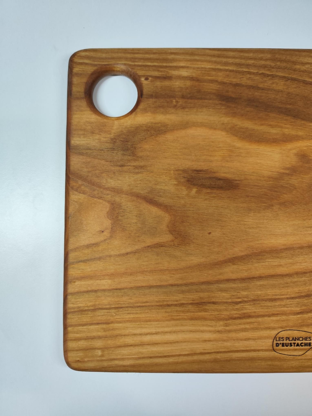 Planche “Ondulo” – Assemblage de merisier massif (25 x 26 cm)