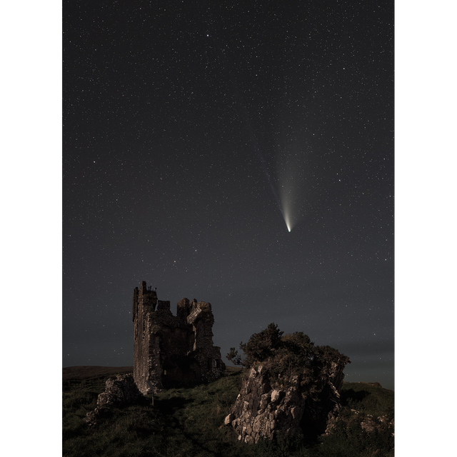Rahinnane Castle and Neowise