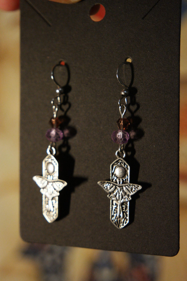 Boucles d&#039;oreilles lune et papillon de nuit