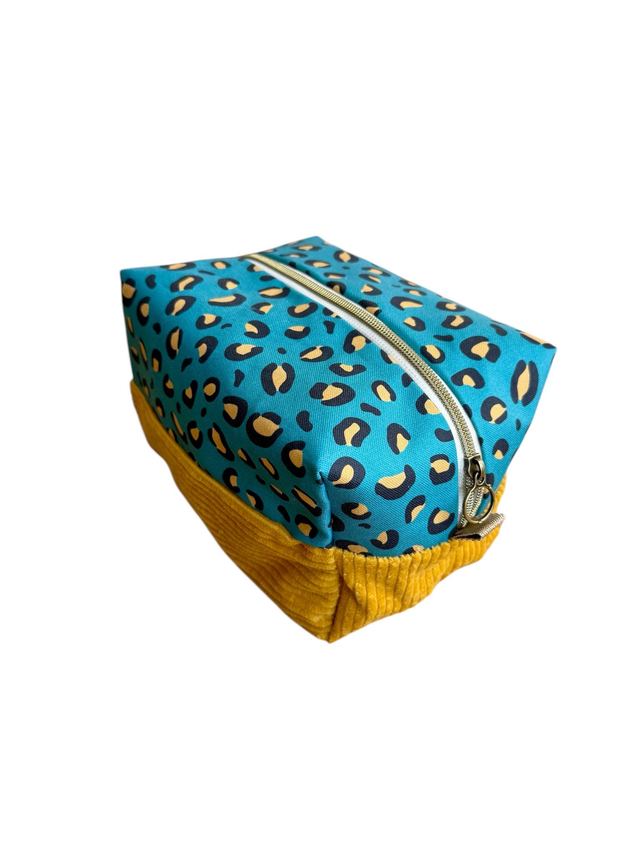 Trousse de toilette carré - tissu intérieur imperméable - LEOPARD velours jaune + turquoise