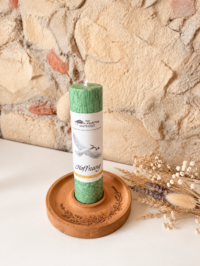 Geschenkset „Blumenranke & Hoffnung“ – Kerzenteller mit Heilkräuterkerze