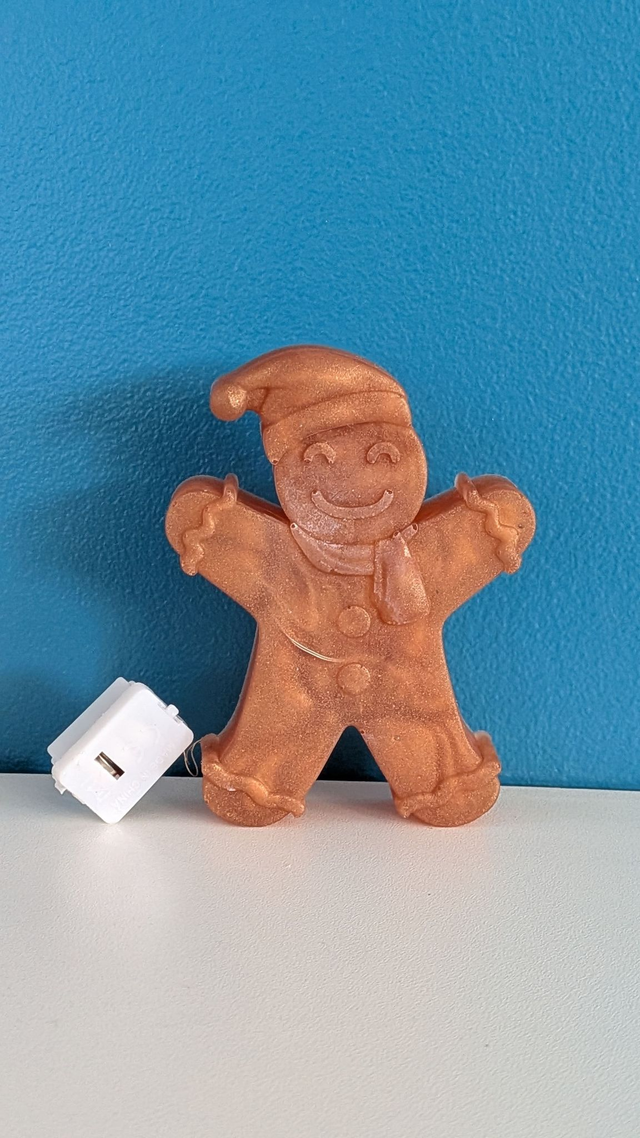 🩵 Veilleuse Bonhomme de Pain d’Épice – Magie de Noël Personnalisable 🩵