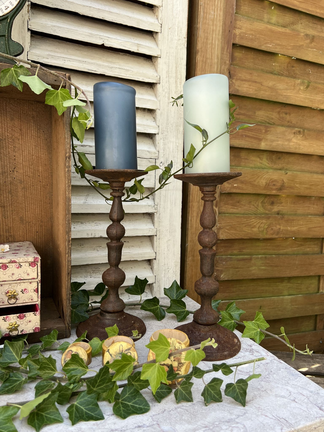 VIKTOR - Paire de pique-cierges en fonte