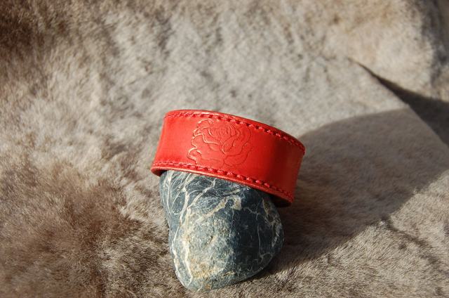 Bracelets en cuir de 30 mm de large avec motifs fleurs et animaux