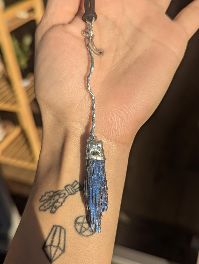 Witch broom aura kyanite blade 