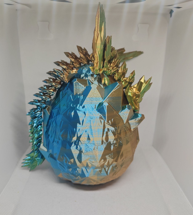 Oeuf de dragon cristal avec ailes