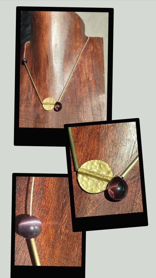 Collier doré à l'or fin sur cercles et tiges, goutte et perles en verre violet, monté sur fil de lin avec chaîne d'extension dorée en acier inoxydable - pièce unique 