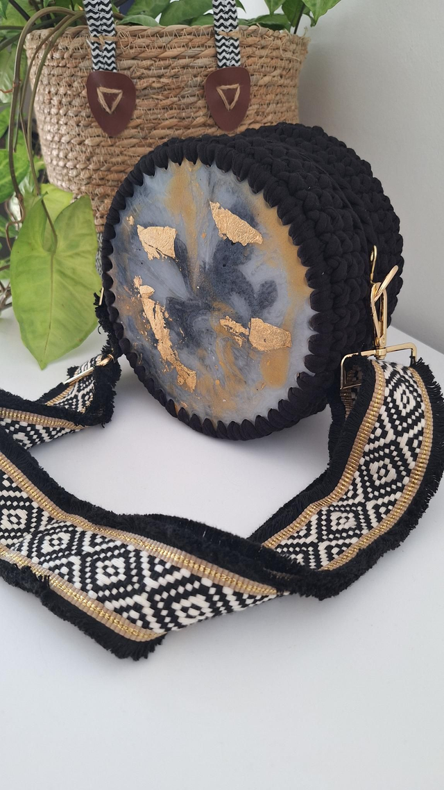 Sac résine/crochet noir et feuille d&#039;or 