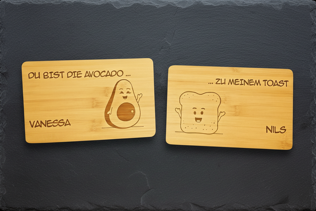 Pärchen Frühstücksbrett Set - Avocado Toast – Nachhaltige Eleganz aus FSC-zertifiziertem Bambus oder Buche 