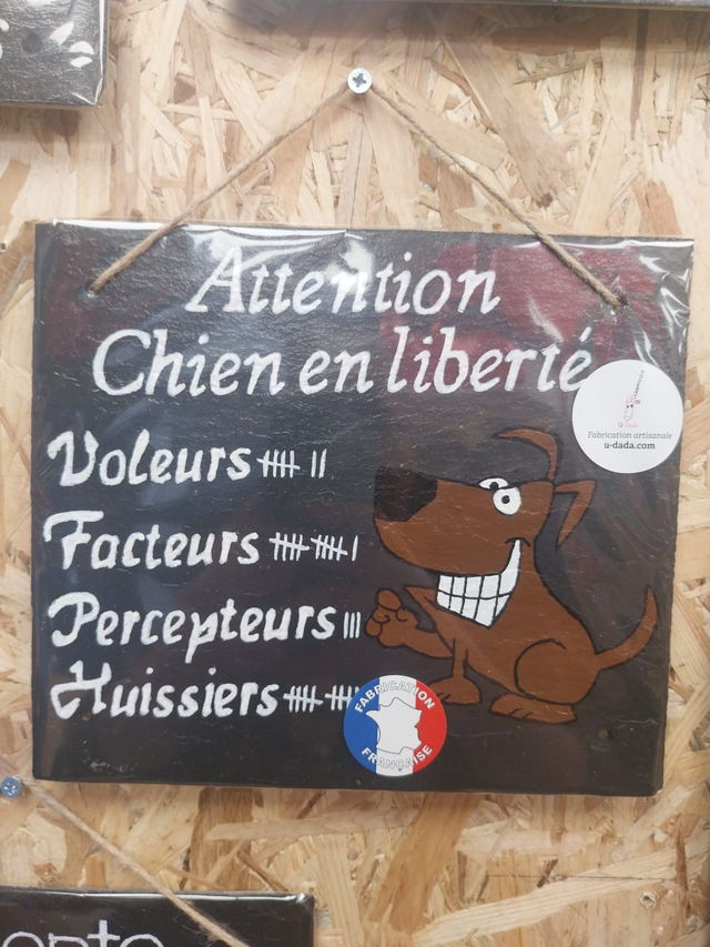 UDADA_005 ardoise chien en liberté