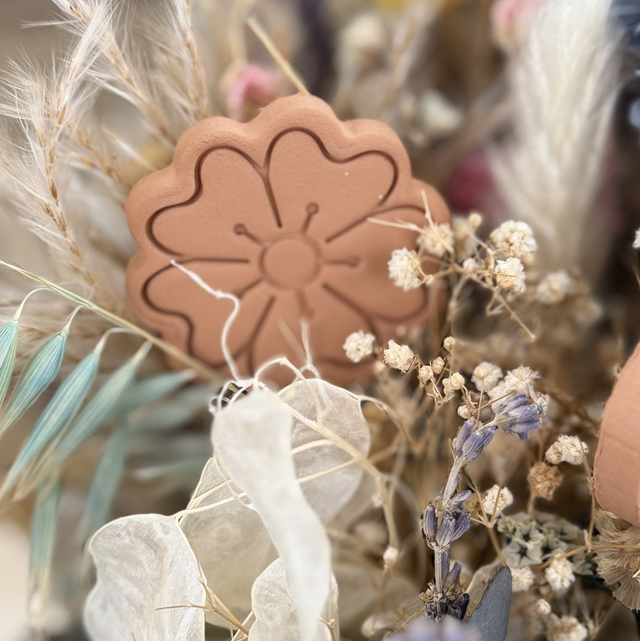 "Belle tige" Fleur en argile &amp; tige en bois