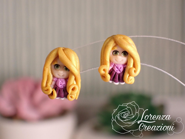 Orecchino a lobo modellato a mano artigianalmente, principessa Rapunzel