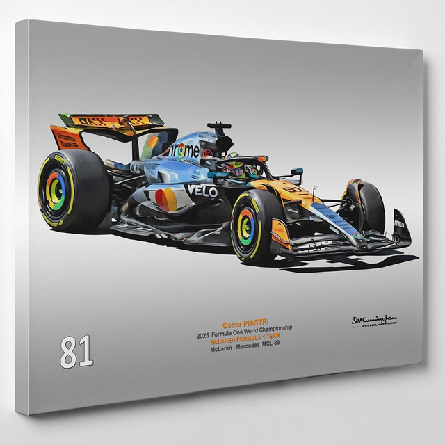C250810 Oscar Piastri #81 McLaren MCL39 25 British Grand Prix F1 Formula 1