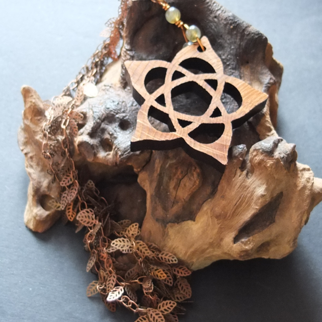 Oak Pentagram and Leaf Chain